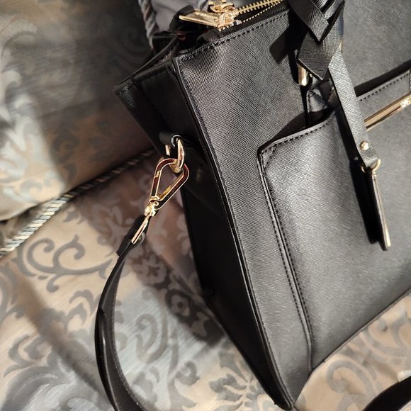 Steve Madden black tote handbag, in excellent to like new condition - Picture 3 of 5